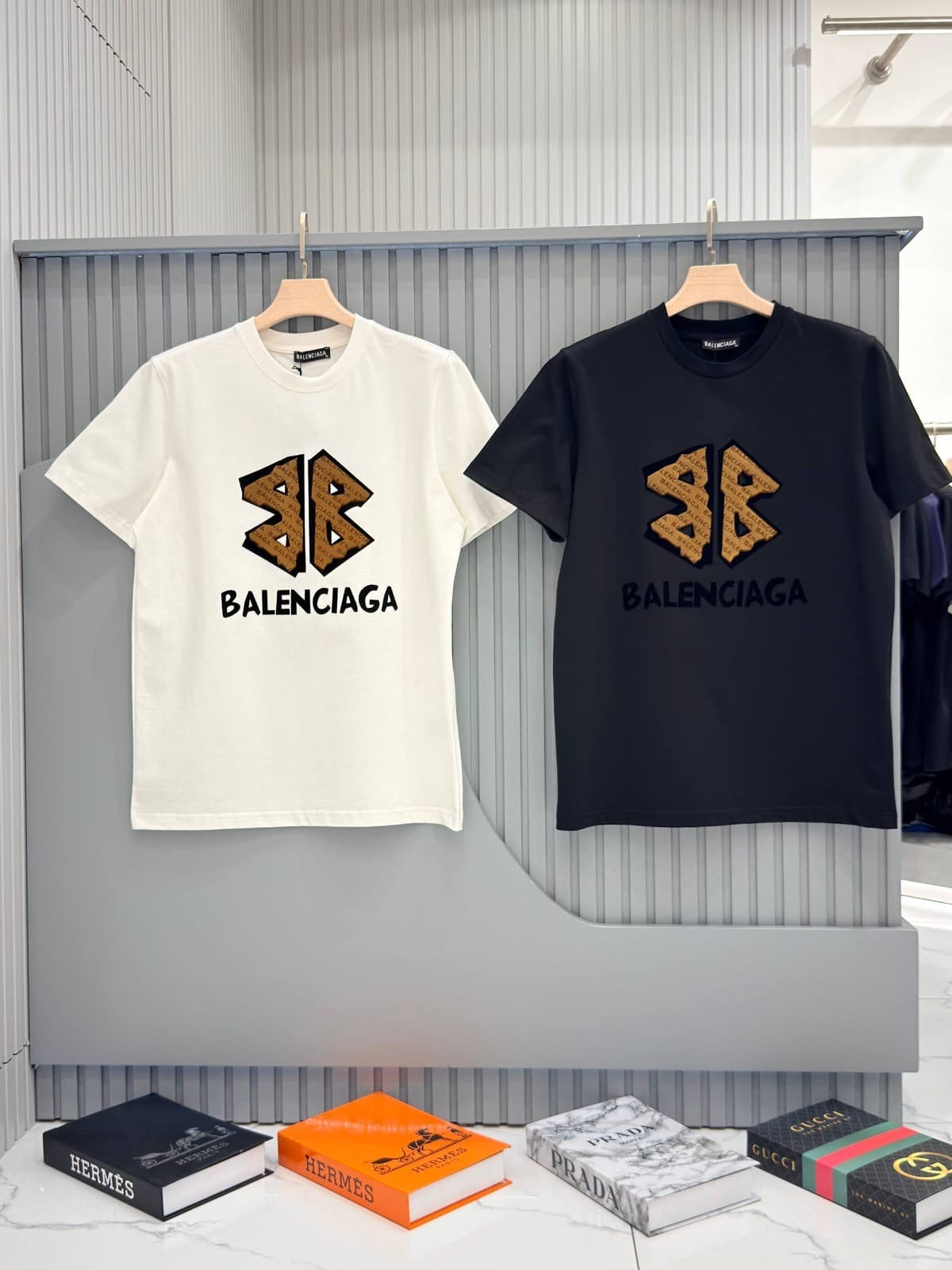 BALENCIAGA
